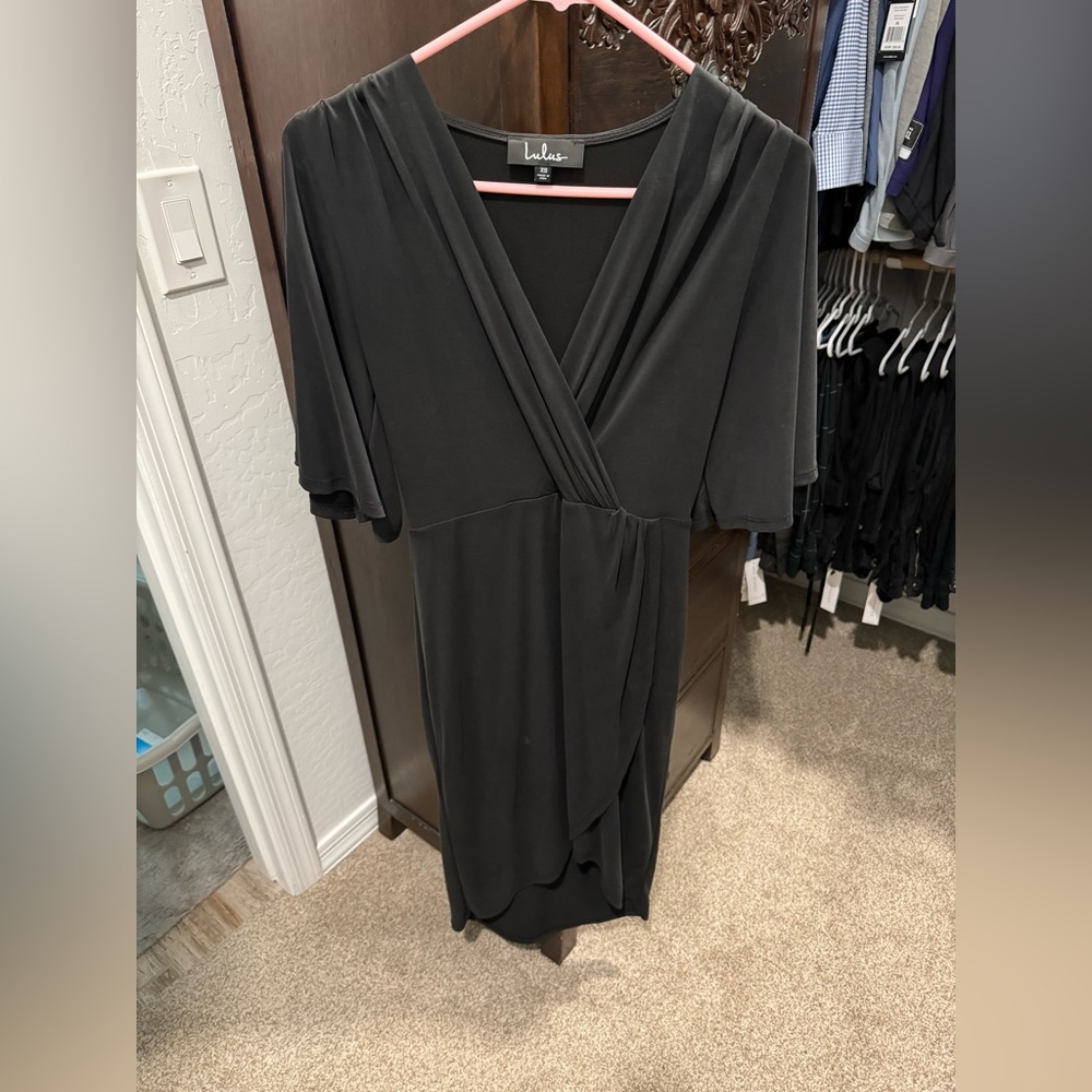 Lulu’s grey midi dress. Size XS.